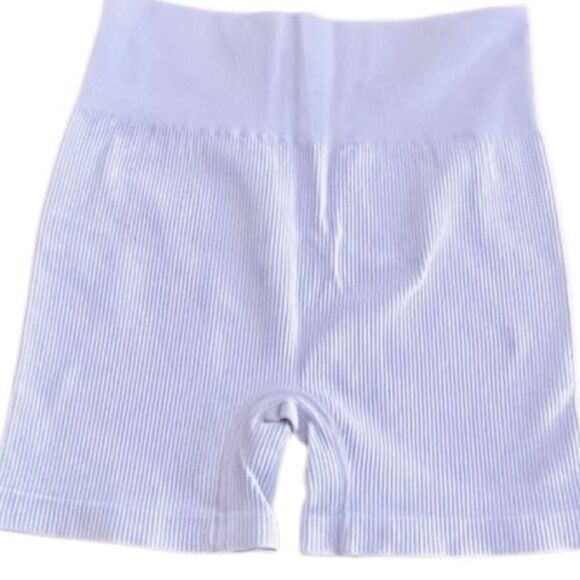 OQQ Yoga Ribbed Seamless Workout High
Waist Ribbed Shorts, set of 2, size Large - Picture 1 of 5